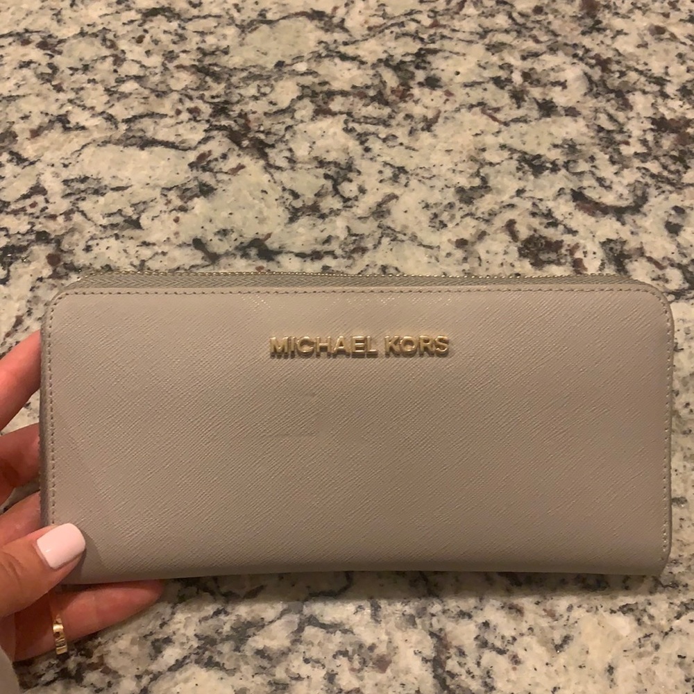 Michael Korea wallet